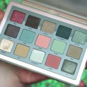 Natasha Denona Retro Glam Palette Used A little